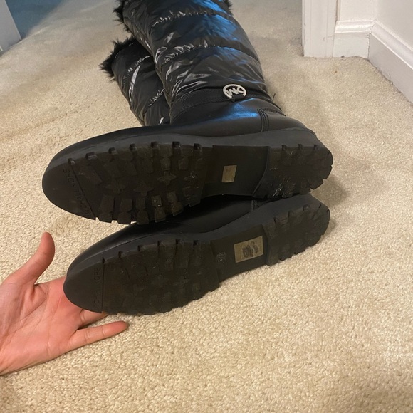 MK black fur winter boots - Picture 5 of 7